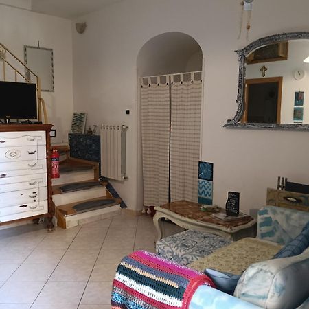Little Art House Apartment Gaeta Luaran gambar